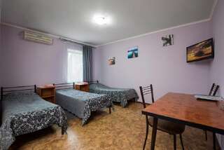 Гостиница Альтаир Краснодар Двухместный номер с 2 отдельными кроватями и душем-1